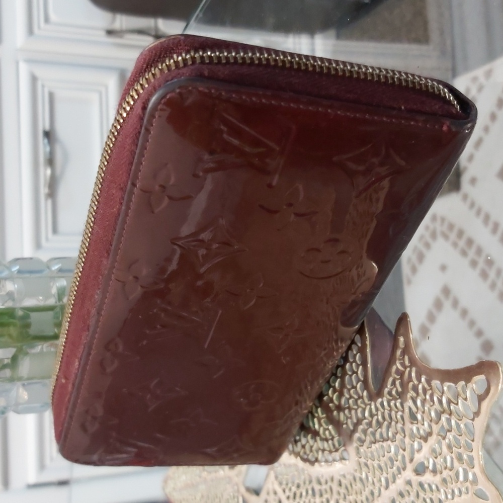 LOUIS VUITTON VERNIS WALLET